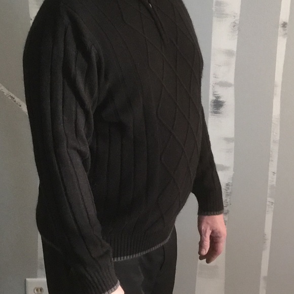 Geoffrey Beene black men’s sweater - Picture 2 of 4